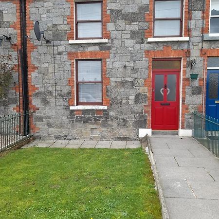 College Square, Terrace House Apartman Bessbrook Kültér fotó