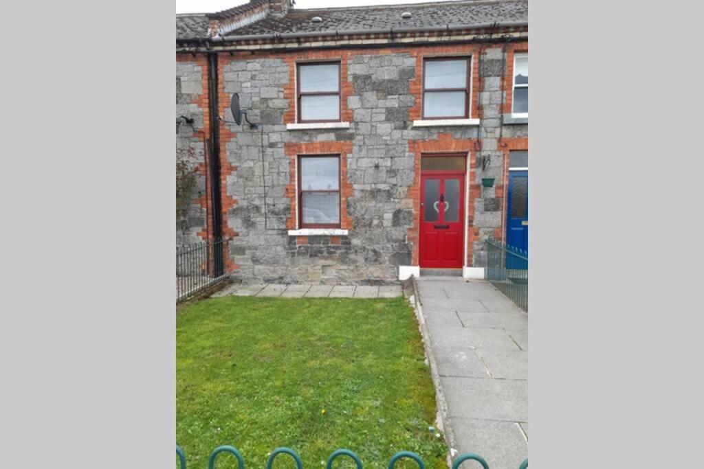College Square, Terrace House Apartman Bessbrook Kültér fotó