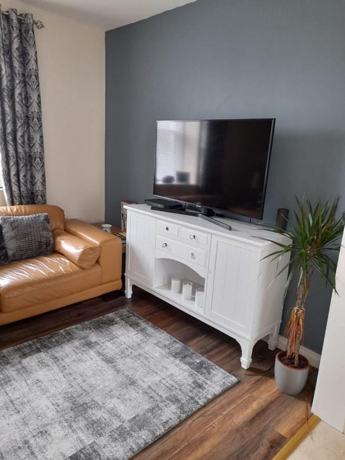 College Square, Terrace House Apartman Bessbrook Kültér fotó