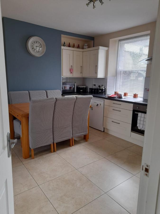 College Square, Terrace House Apartman Bessbrook Kültér fotó