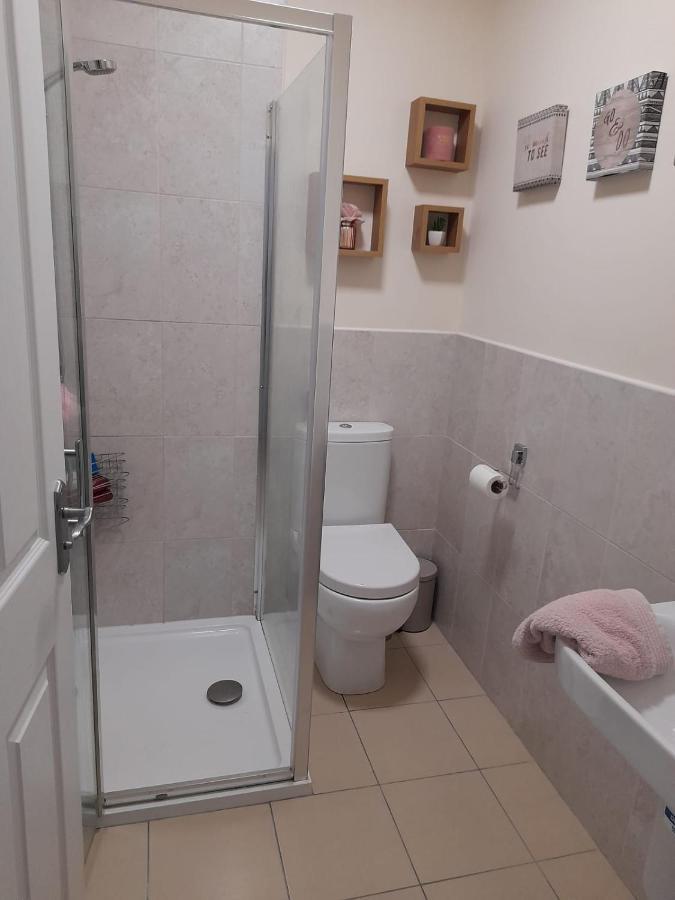 College Square, Terrace House Apartman Bessbrook Kültér fotó